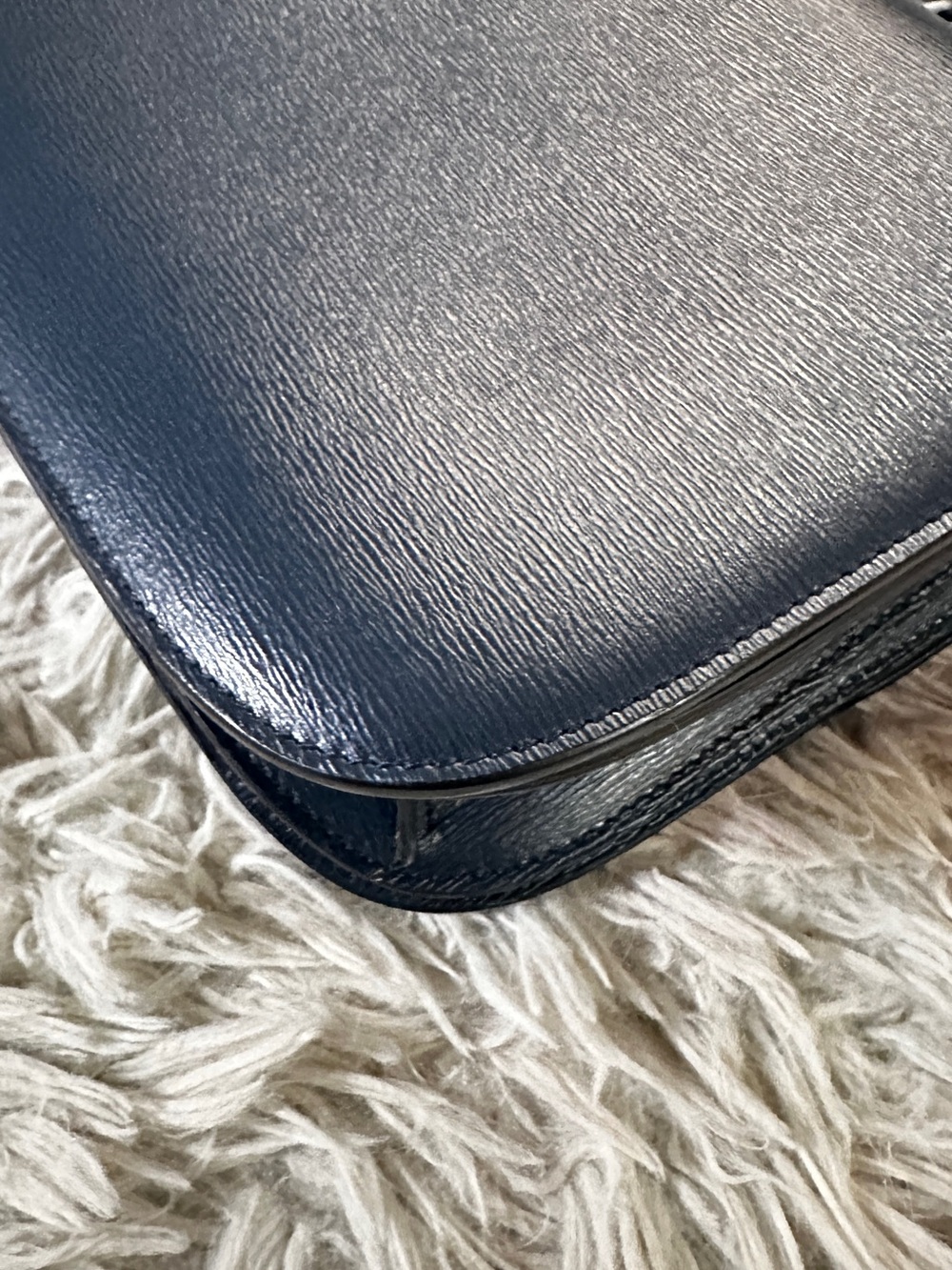 Celine Classic Box Medium Shoulder Leather Bag in Blue - Picture 7 of 16